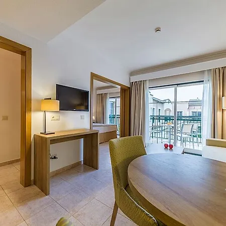 Aparthotel Zafiro Menorca Cala en Bosch