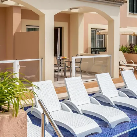 アパートホテル Zafiro Menorca 4*