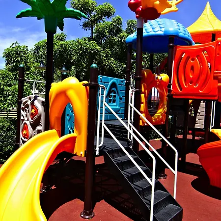 アパートホテル Zafiro Menorca