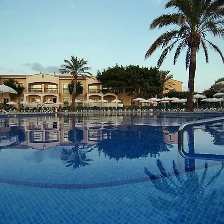 アパートホテル Zafiro Menorca 4*