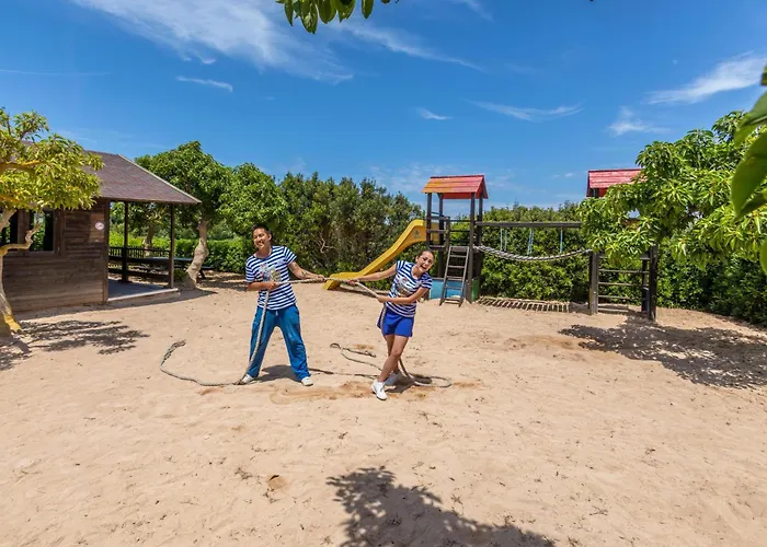 Hotel apartamentowy Zafiro Menorca Cala en Bosch